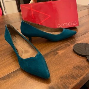 Aerosoles Blue Suede Heel Size 9